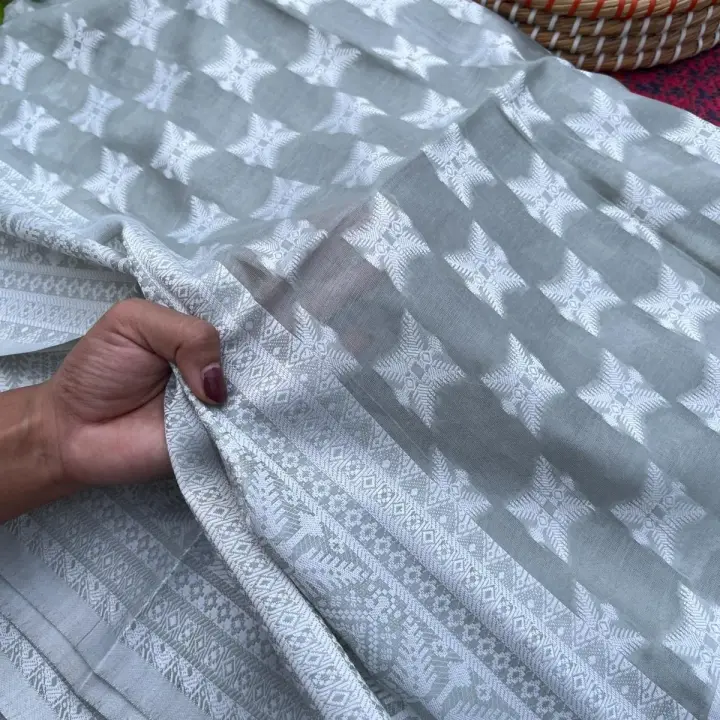Kolmi Saree
